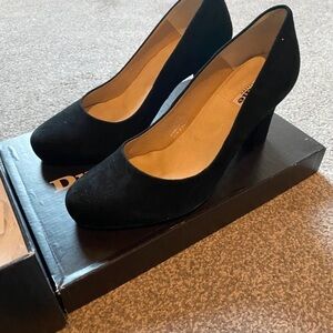 Elegant Black Suede Heels